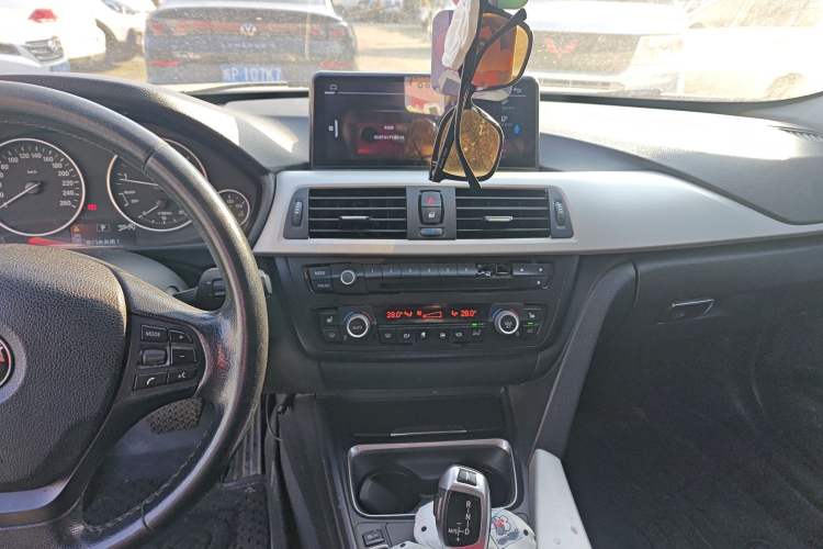 Used BMW 3 Series 2014 320i Sport Edition