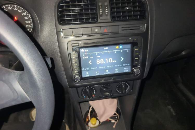 Used Volkswagen Polo 2016 1.4L Manual Fashion Model