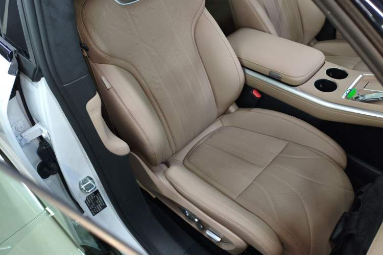 Used XPeng G9 2025 625 Long-Range Max Right Front Seat