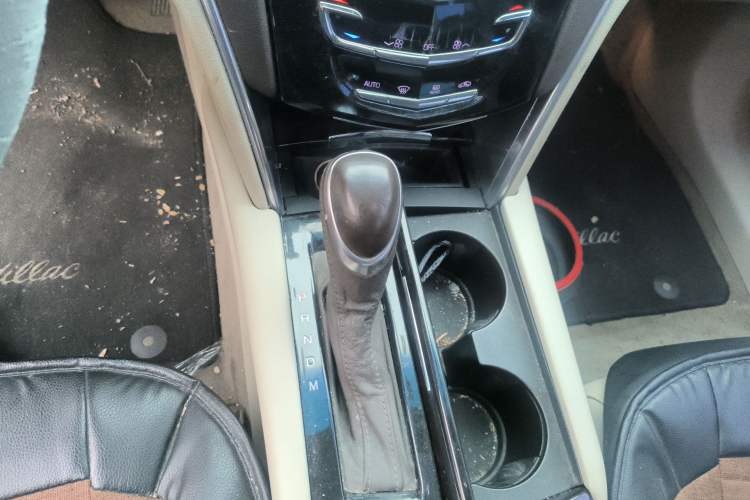 Used Cadillac XTS 2014 28T Comfort Version Gear Lever