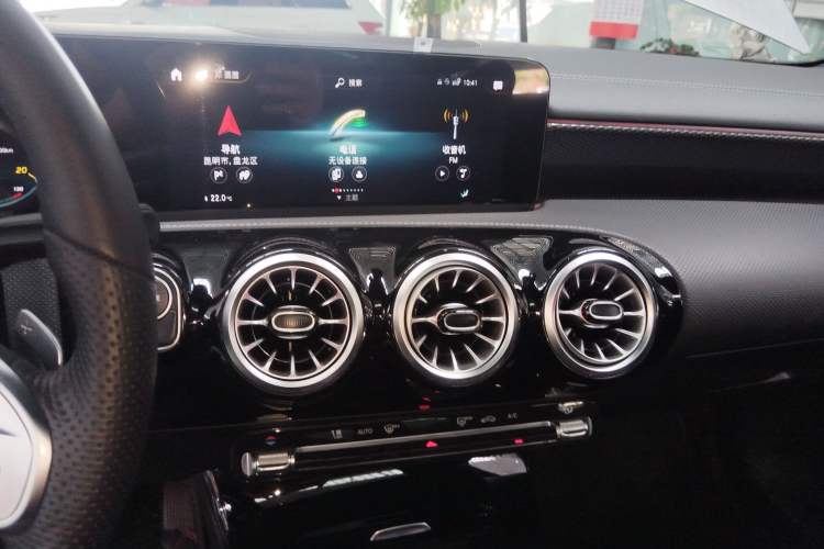 Used Mercedes-Benz A-Class 2022 Revised Version A 200 L Sport Sedan Fashionable Style
