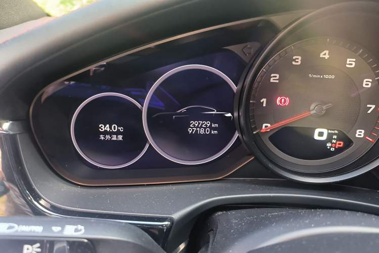 Used Porsche Panamera 2023 Panamera 2.9T Odometer Close Up