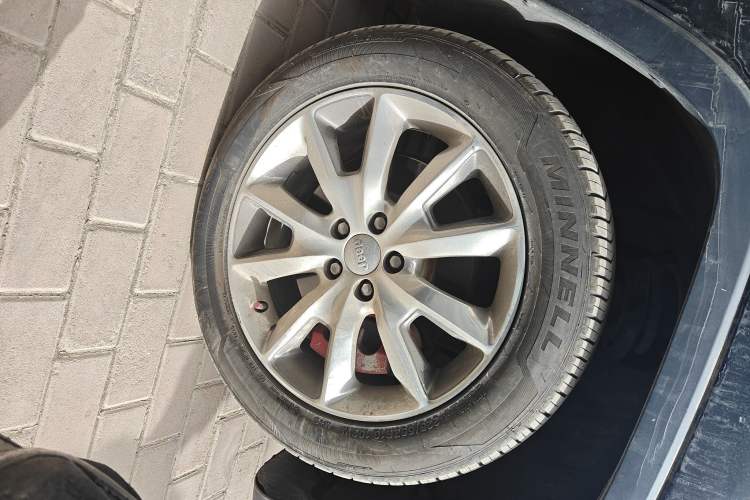 Used Jeep Cherokee 2014 2.4L Luxury Edition