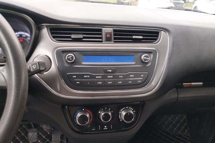 Used CHANGAN KAICHENG Ounuo S 2017 1.5L Ouno S Value Edition EA15-AB Audio And AC Panel
