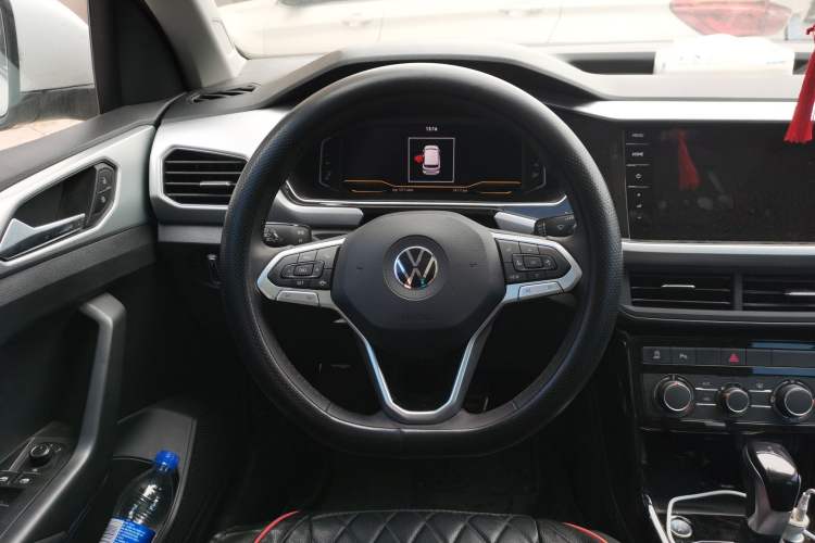 Used Volkswagen Tacqua 2021 200TSI DSG R-Line Smart Connectivity Version Steering Wheel