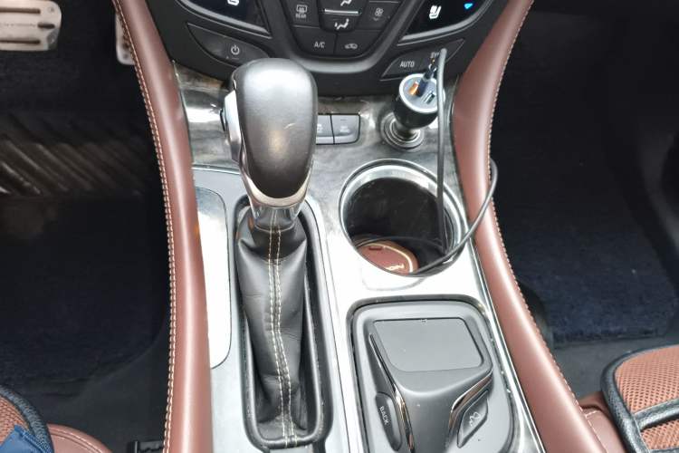 Used Buick Envision 2014 28T All-Wheel-Drive Versatile Sports Flagship Edition Gear Lever