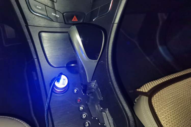 Used GAC Trumpchi GA3S Vision 2014 1.6L Automatic Elite ESP Version Gear Lever