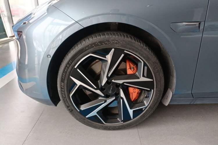 Used Lynk & Co Z10 2025 95 kWh 702 km All-Wheel Drive Intelligent Driving Ultra
