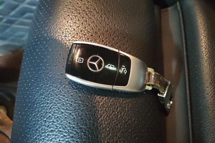 Used Mercedes-Benz GLC 2017 GLC 260 4MATIC Dynamic Edition Vehicle Key