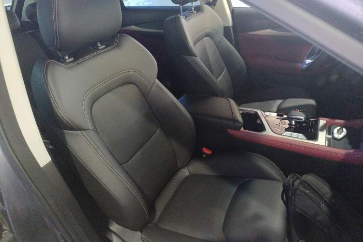 Used JETOUR X70 2023 1.5T DCT Dream Edition 5 Seats
