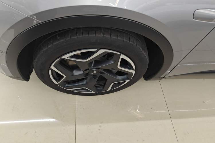 Used ONVO L60 2024 60 kWh Rear-Drive Version