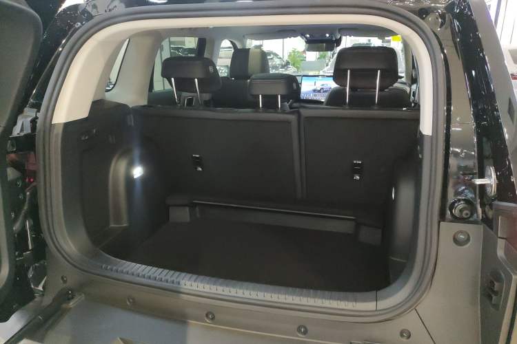 Used Formula Leopard Titanium 3 2025 501 km All-Wheel Drive Intelligent Driving Max Edition