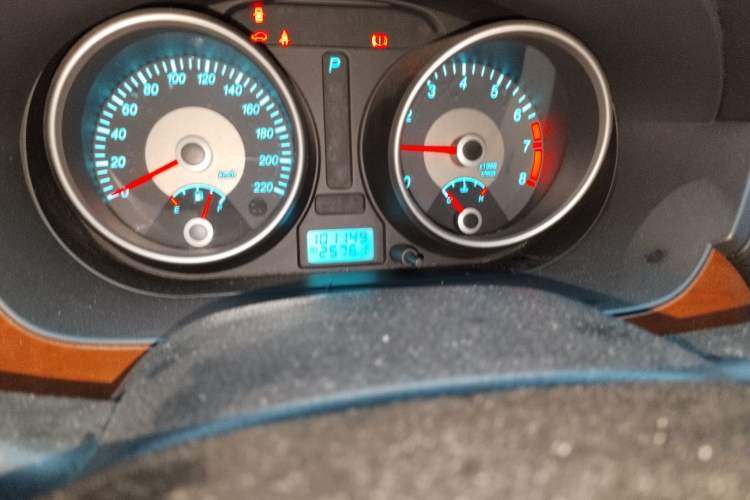 Used Buick Excelle 2011 1.6 LE-AT Odometer Close Up