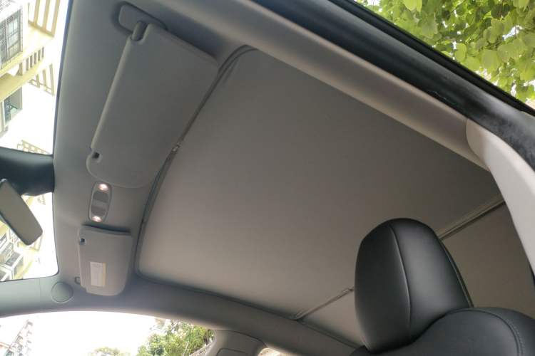 Used Tesla Model Y 2023 Long-Range All-Wheel-Drive Version
