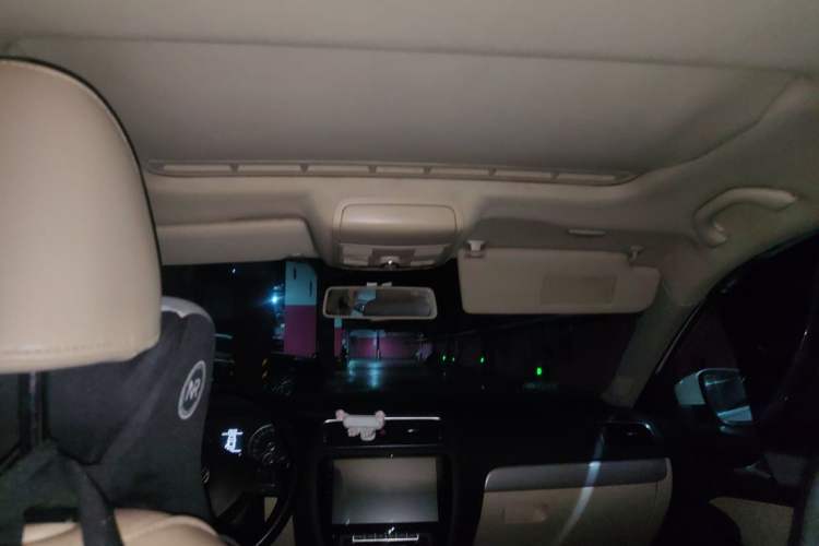 Used Volkswagen Sagitar 2012 1.4TSI Automatic Luxury Edition
