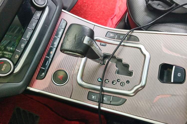 Used Land X7 2015 2.0T Panoramic Prestige Edition
