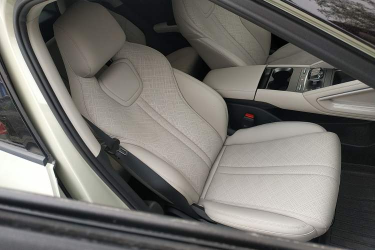 Used BYD Yuan UP 2024 401KM Leading Edition