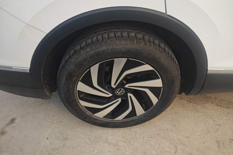 Used Volkswagen Tiguan L 2024 300TSI Automatic Two-Wheel Drive Smart Edition