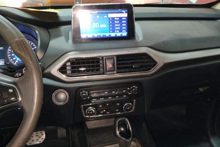 Used Dongfeng Fengon S560 2018 1.8L CVT Elite Model 7 Seats
