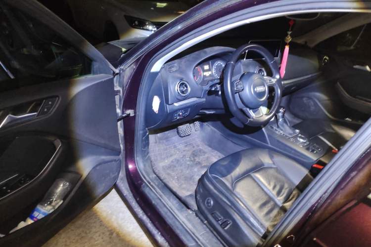 Used Audi A3 2014 Sportback 35 TFSI Automatic Comfort Model Driver Seat