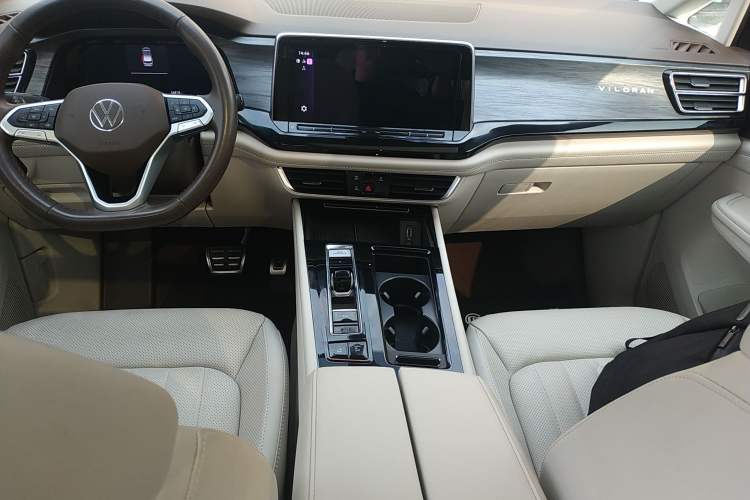 Used Volkswagen Viloran 2023 380TSI Luxury Edition