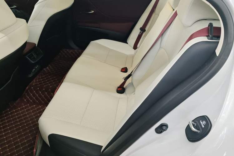 Used Lexus ES 2025 200 Premium Edition
