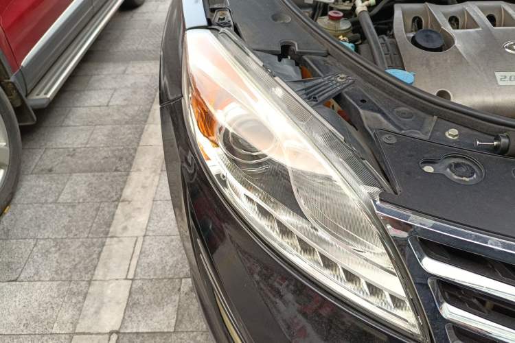 Used GAC Trumpchi GS5 2014 2.0L Automatic Two-Wheel Drive Deluxe Edition Right Front Headlight