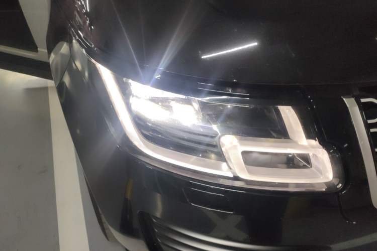 Used Land Rover Range 2022 3.0 L6 360 PS Legacy Edition
