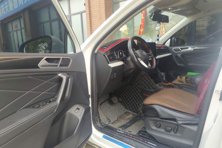 Used Volkswagen Tiguan L 2023 Revised Version 330TSI Automatic Two-Wheel Drive Smart Enjoyment Edition Driver Seat