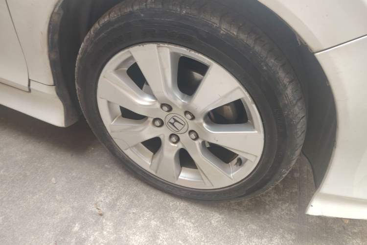 Used Honda Jade 2013 1.8L automatic Comfort version 5 seats