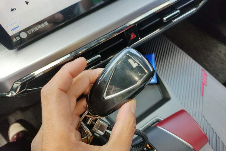 Used CHANGAN OSHAN Z6 2023 Blue Whale 1.5T DCT Smart Luxury Model
