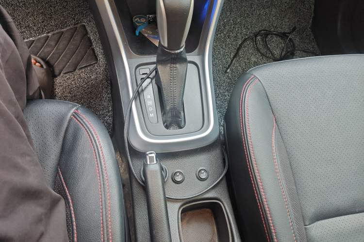 Used Suzuki S-Cross 2014 1.6L CVT Two-Wheel Drive Elite Version Gear Lever