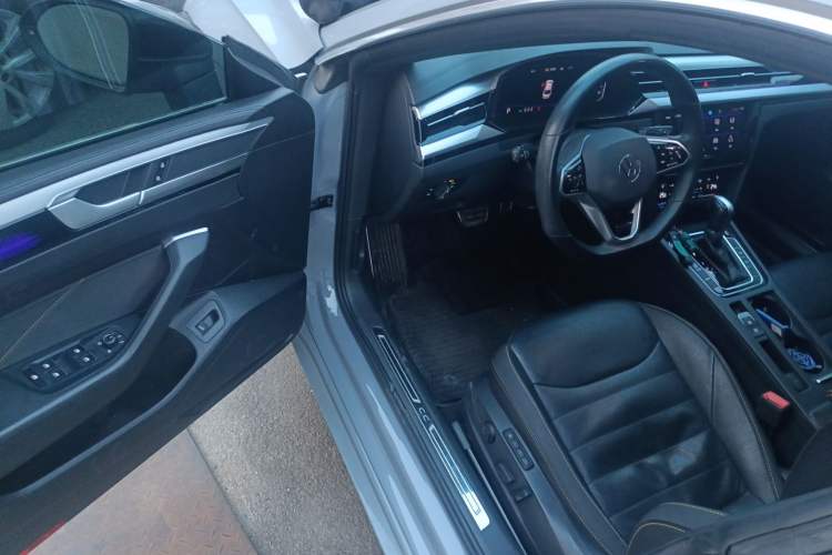 Used Volkswagen FAW-Volkswagen CC 2023 380TSI Striking Edition Driver Seat