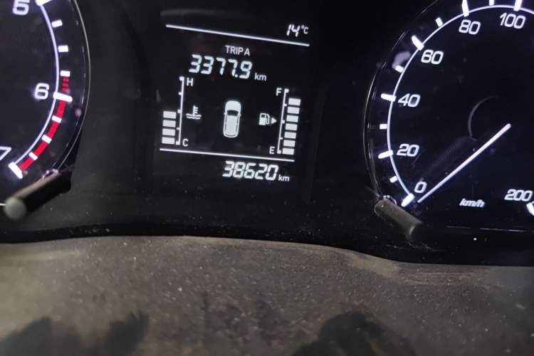 Used CHANGAN OSHAN X70A 2020 1.5L Manual Base Version Odometer Close Up