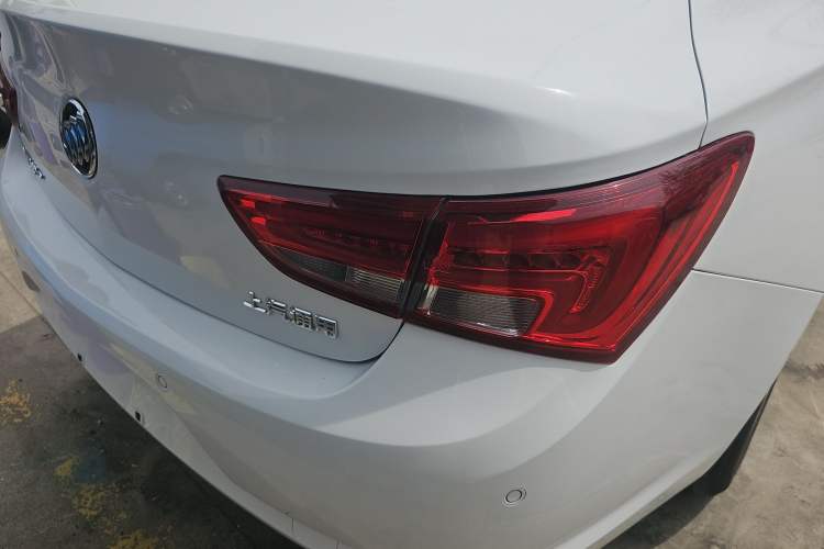 Used Buick Verano 2018 Sedan 15S Automatic Leading Model Right Rear Taillight