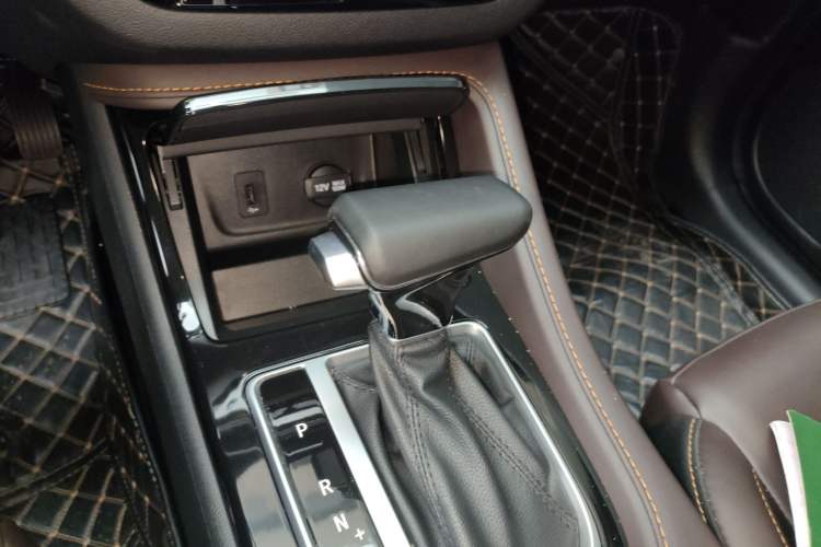 Used CHANGAN CS35PLUS 2019 1.6L Automatic Yue Lian Upgrade Edition Gear Lever