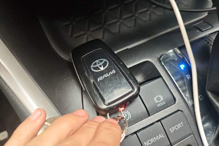 Used Toyota RAV4 2020 2.0L CVT Two-Wheel Drive Fashion Edition