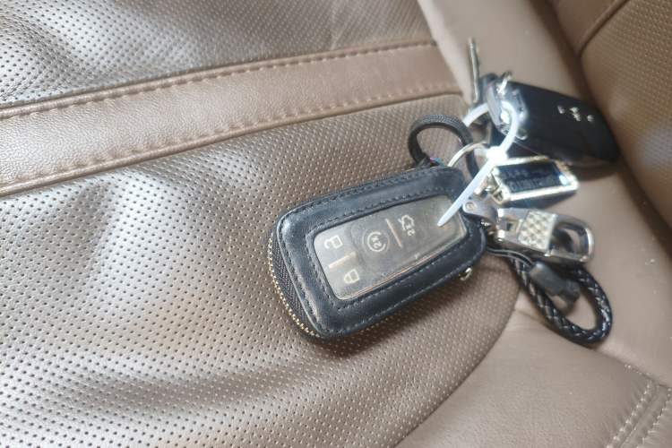 Used Lincoln MKZ 2014 2.0T Prestige Edition Vehicle Key