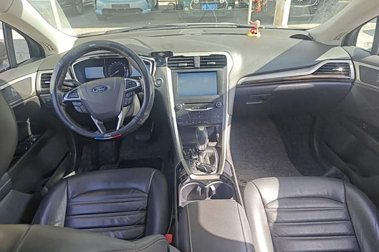 Used Ford Mondeo 2013 2.0L GTDi 200 Luxury Model