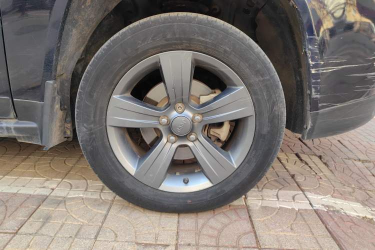 Used Jeep Compass 2014 Revised Version 2.4L Four-Wheel Drive Comfort Edition Right Front Wheel Hub