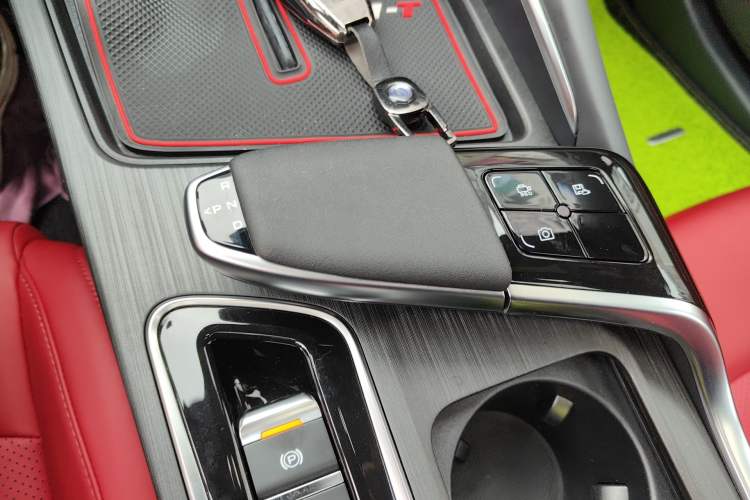 Used CHANGAN UNI-T 2020 1.5T Prestige Version