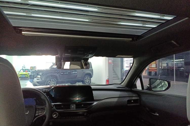 Used Lexus UX 2022 260h Explore-Edition