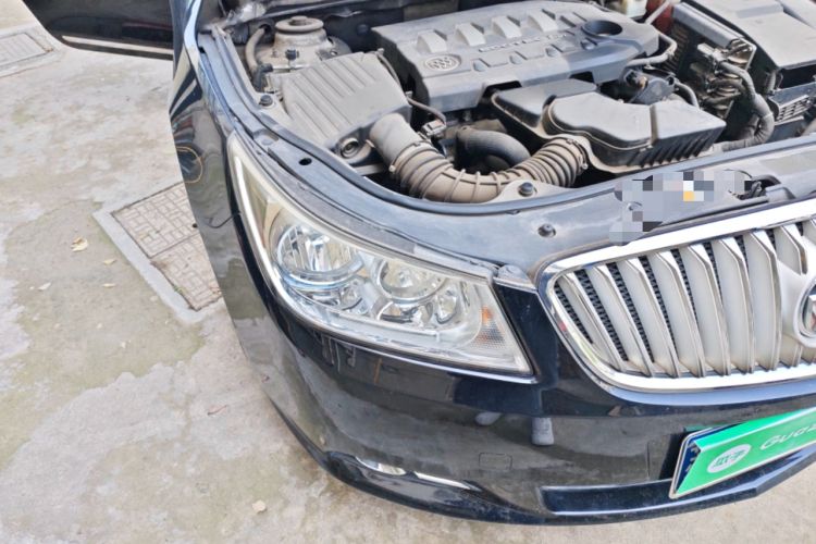 Used Buick LaCrosse 2012 2.4L SIDI Elegant Edition Right Front Headlight