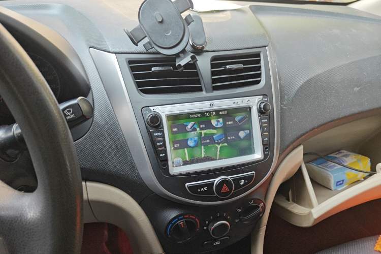 Used Hyundai Verna (older generation) 2014 1.4L Manual Smart GLS Trim Audio And AC Panel