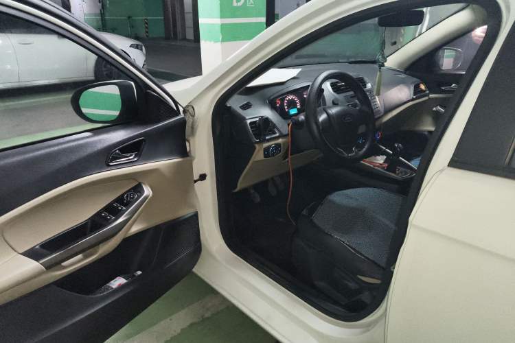 Used Ford Escort 2015 1.5L Manual Comfort Model
