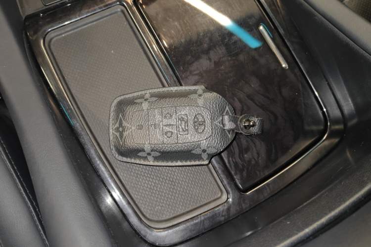 Used Toyota Vellfire 2019 Dual-Engine 2.5L HV Luxury Edition Vehicle Key