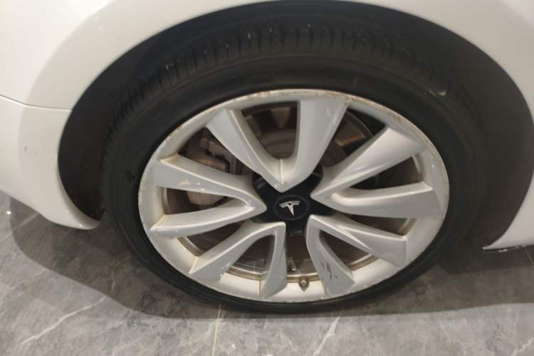 Used Tesla Model 3 2019 Standard Range Rear-Drive Upgraded Version Right Rear Wheel Hub