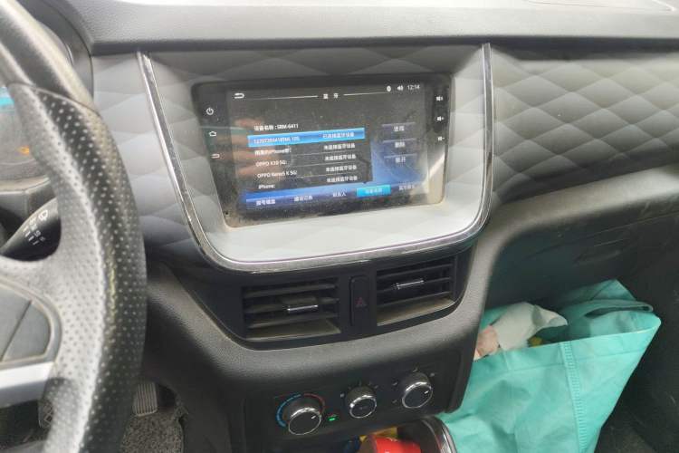 Used Jinbei Gold Hiace 2021 1.5L Passenger Van Travel Lion 6-Seater Audio And AC Panel