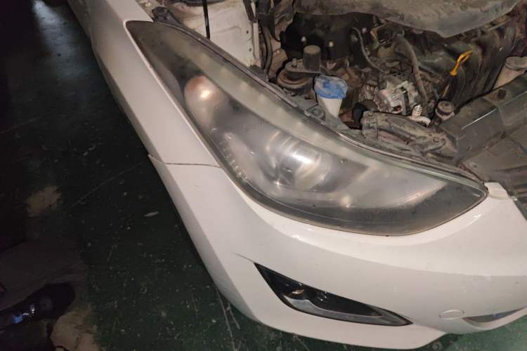 Used Hyundai Elantra (5th Generation / Langdong) 2016 1.6L Automatic Smart Version Right Front Headlight