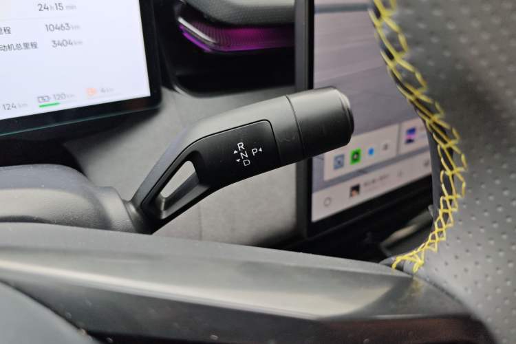 Used Lynk & Co 08 EM-P 2025 220 km All-Wheel-Drive Performance Halo